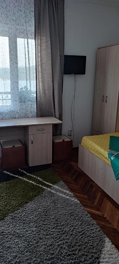 Hotel Casa Rebeca Orşova Esterno foto