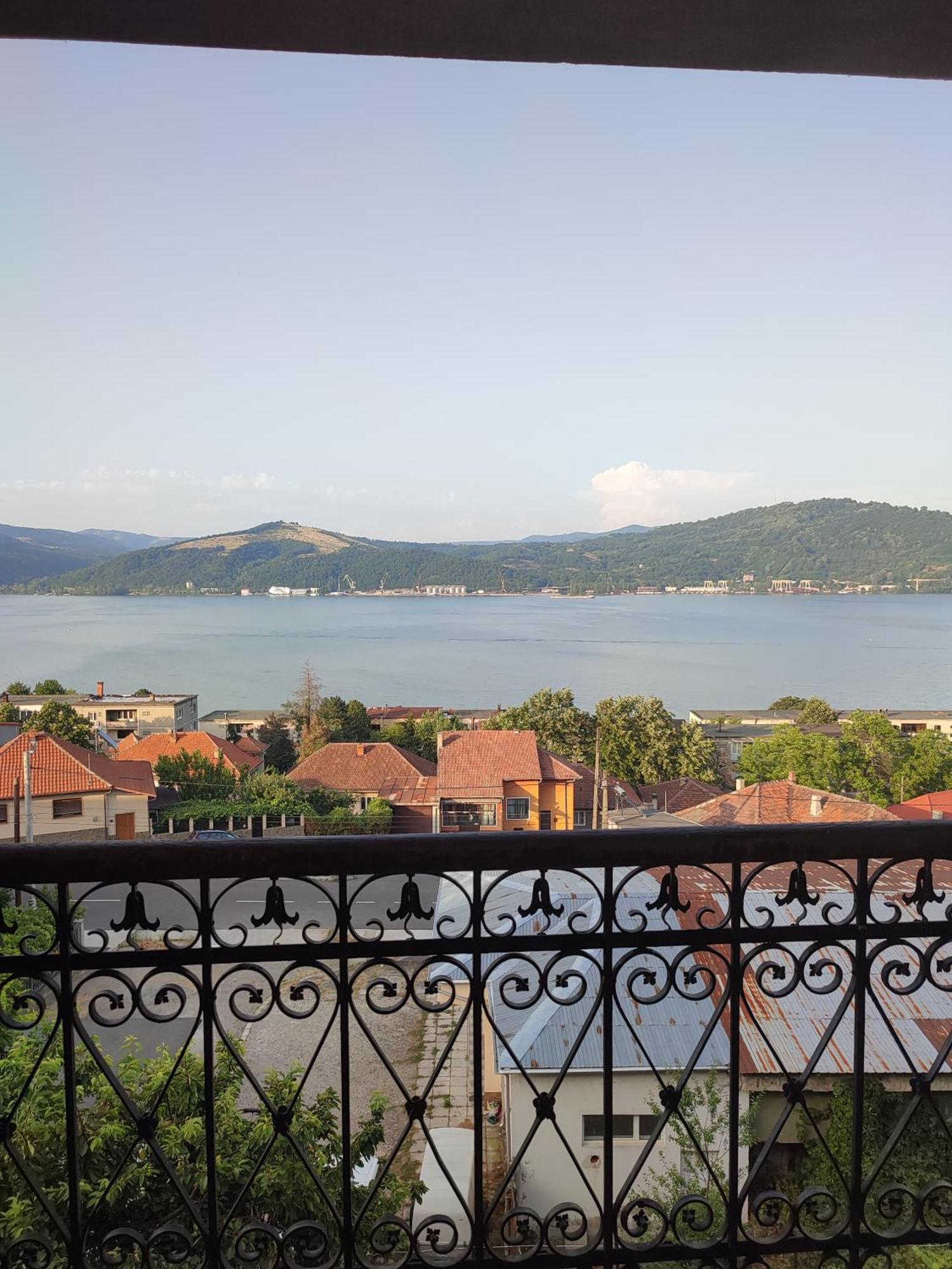 Hotel Casa Rebeca Orşova Esterno foto