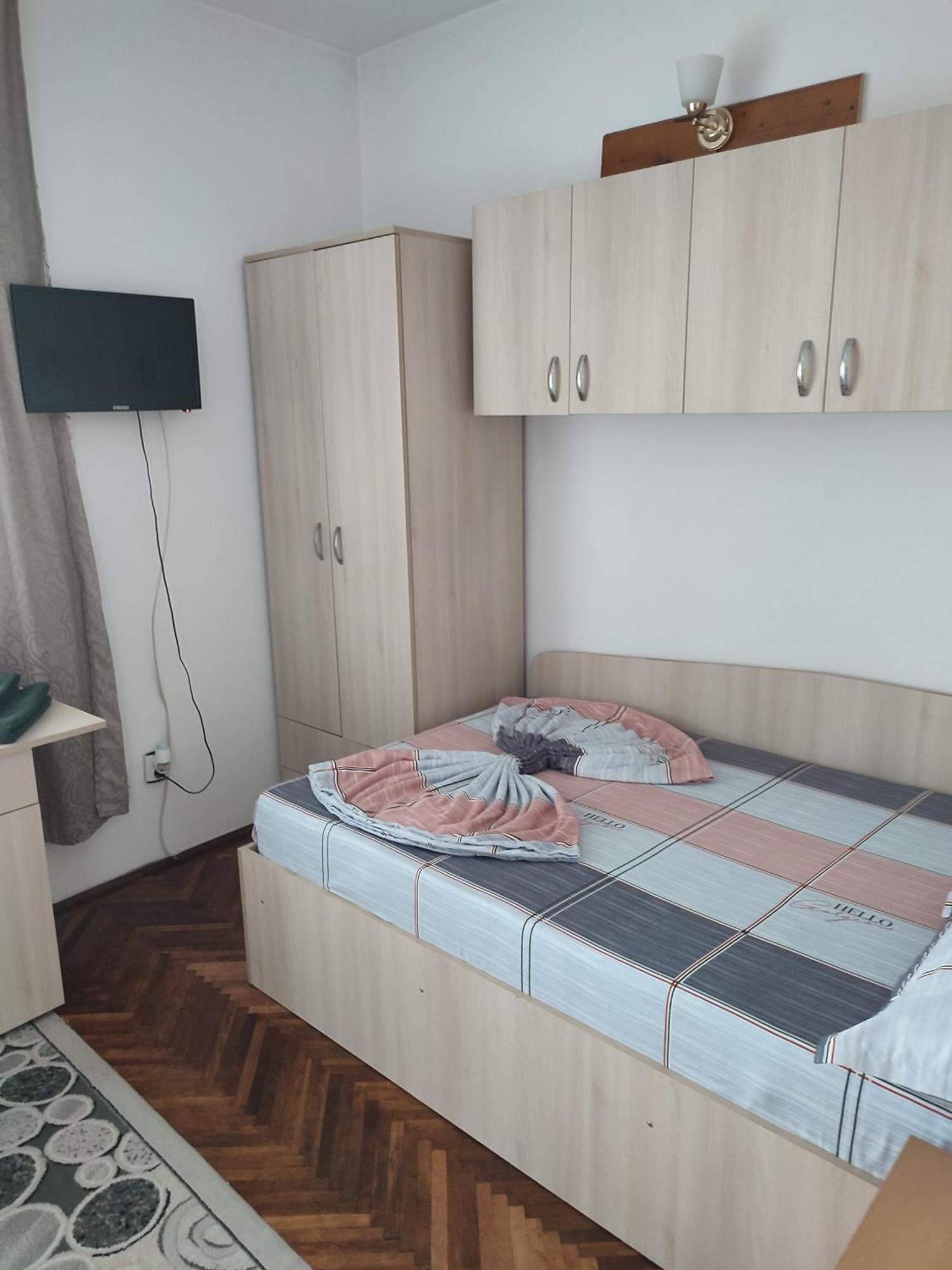 Hotel Casa Rebeca Orşova Esterno foto